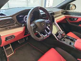 LAMBORGHINI URUS 2020 Image 19