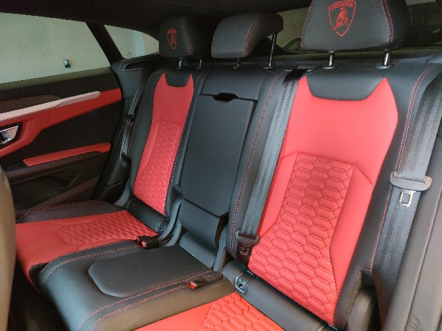 LAMBORGHINI URUS 2020 Image 30