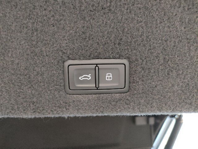 LAMBORGHINI URUS 2020 Image 33