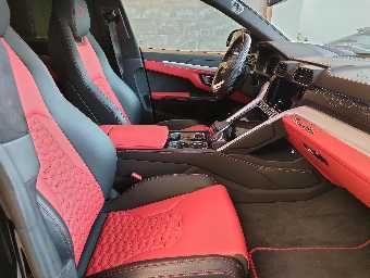 LAMBORGHINI URUS 2020 Image 32