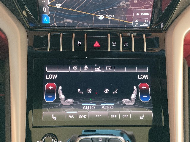 LAMBORGHINI URUS 2020 Image 44