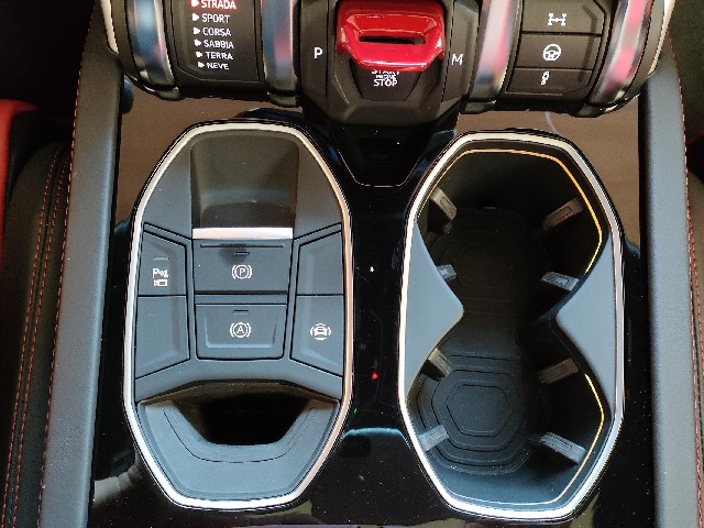 LAMBORGHINI URUS 2020 Image 46