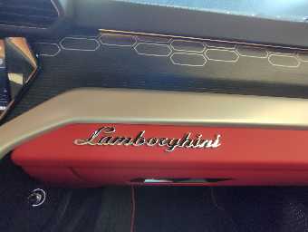 LAMBORGHINI URUS 2020 Image 47