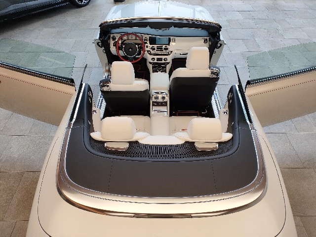ROLLS ROYCE DAWN 2017 Image 26