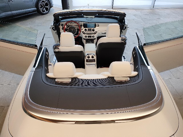 ROLLS ROYCE DAWN 2017 Image 27