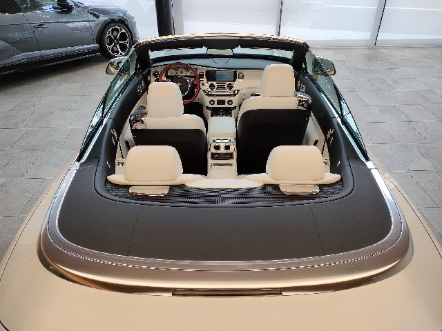 ROLLS ROYCE DAWN 2017 Image 30