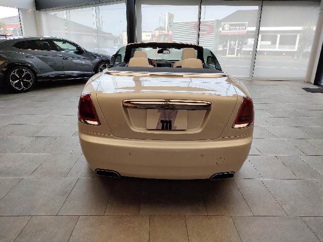 ROLLS ROYCE DAWN 2017 Image 39