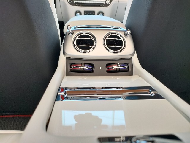 ROLLS ROYCE DAWN 2017 Image 60