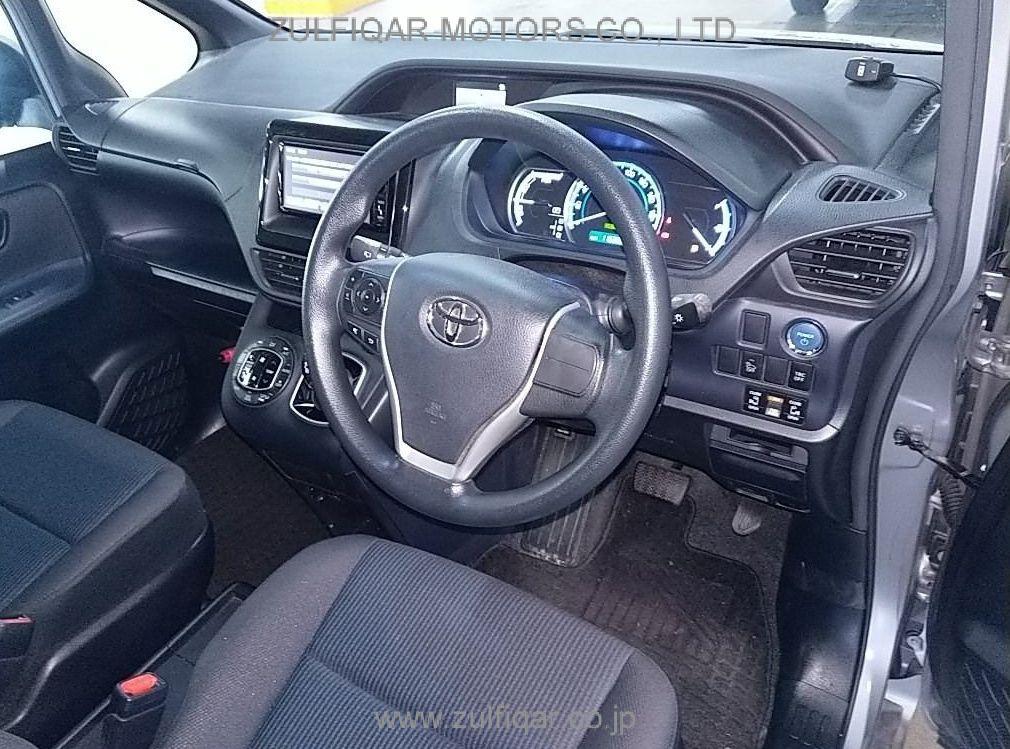 TOYOTA NOAH 2015 Image 3