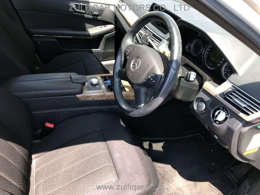 MERCEDES BENZ E CLASS 2009 Image 5