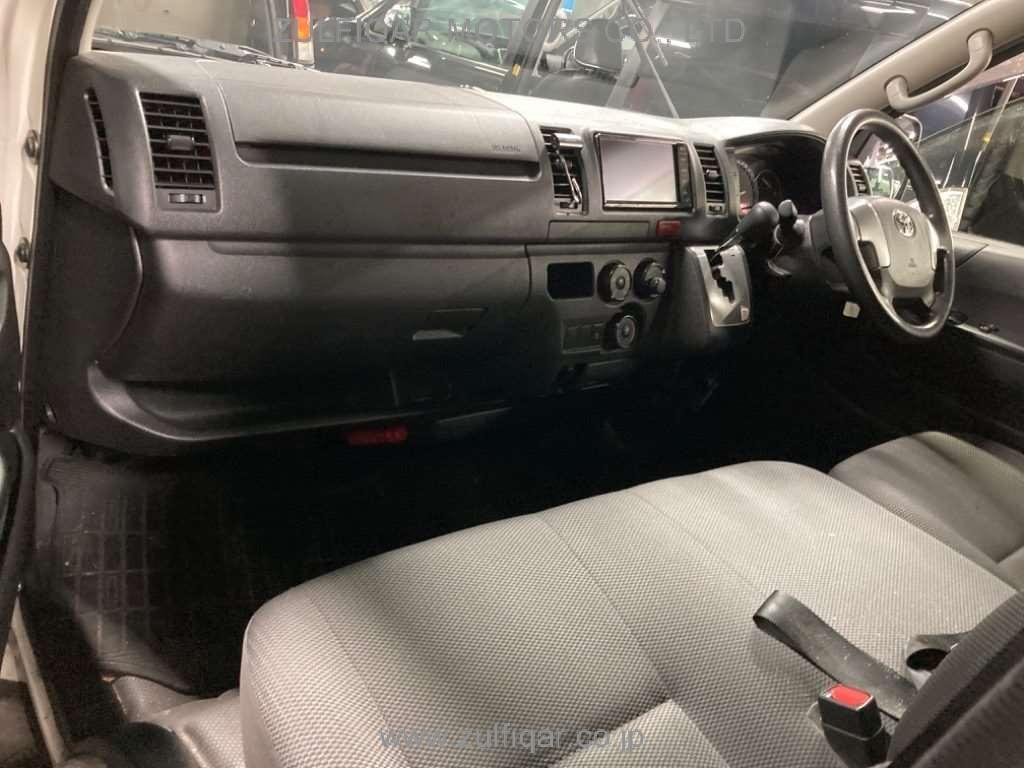 TOYOTA HIACE 2019 Image 9