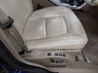 VOLVO V70 2012 Image 8