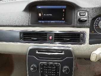 VOLVO V70 2012 Image 9