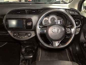TOYOTA VITZ 2018 Image 6