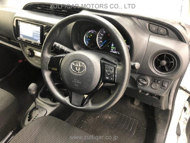 TOYOTA VITZ 2019 Image 6