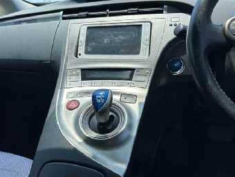 TOYOTA PRIUS PHV 2013 Image 6