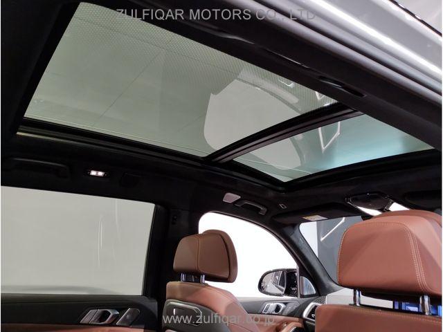 BMW X7 2023 Image 11