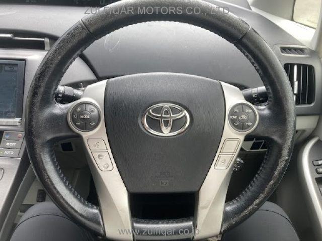 TOYOTA PRIUS PHV 2013 Image 10