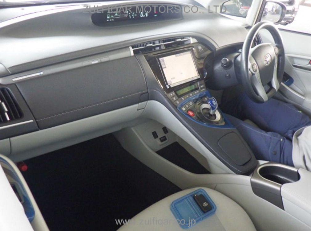 TOYOTA PRIUS PHV 2014 Image 3