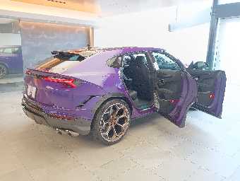 LAMBORGHINI URUS 2023 Image 14