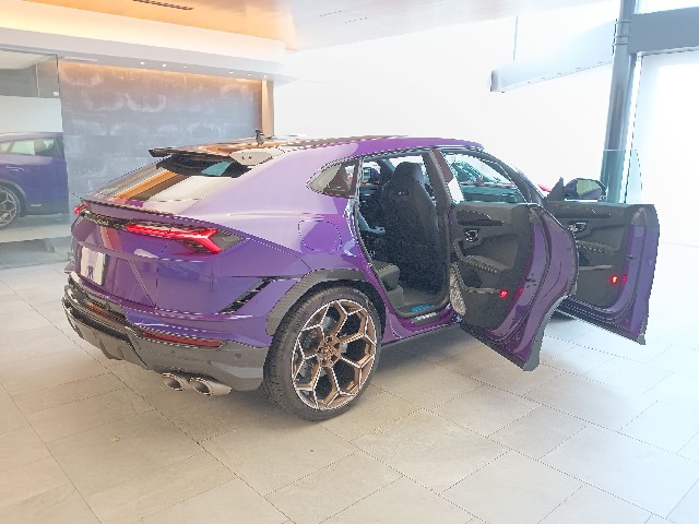 LAMBORGHINI URUS 2023 Image 20