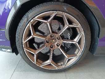 LAMBORGHINI URUS 2023 Image 28