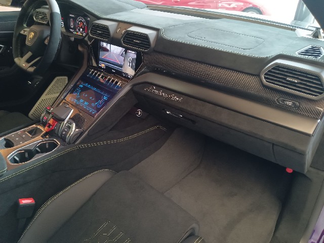 LAMBORGHINI URUS 2023 Image 58