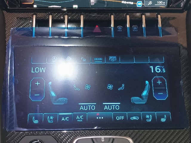 LAMBORGHINI URUS 2023 Image 68