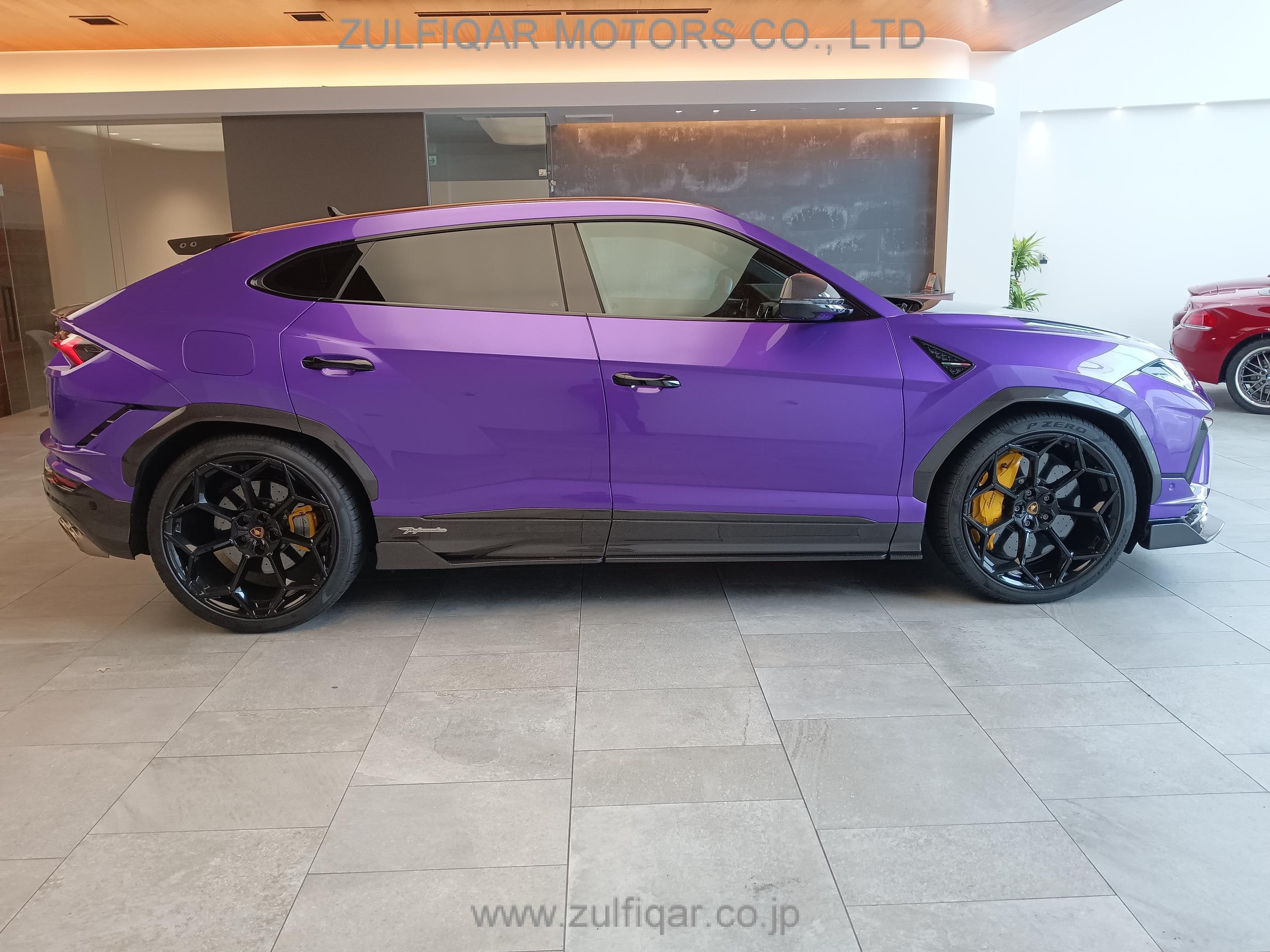 LAMBORGHINI URUS 2024 Image 11