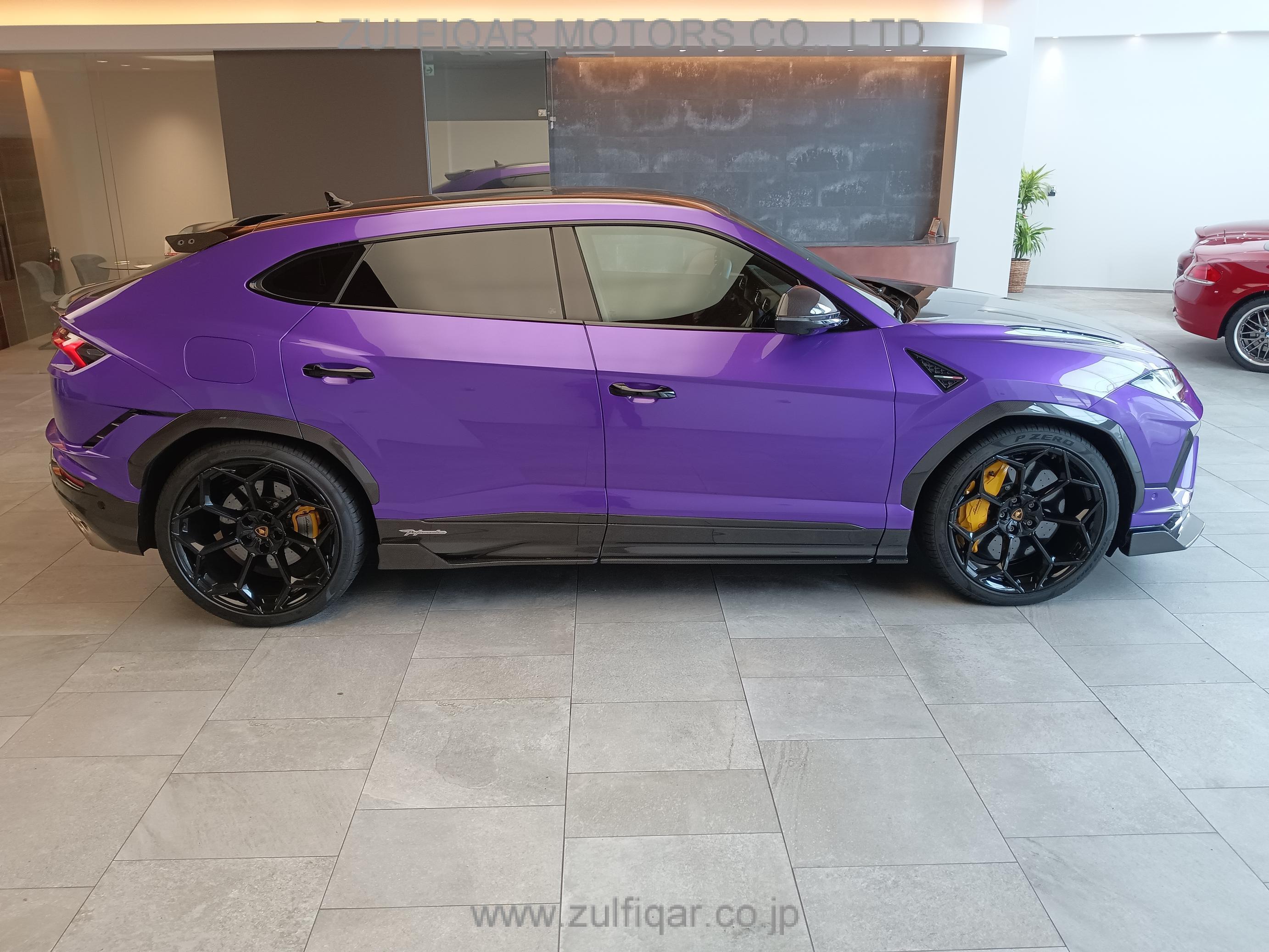 LAMBORGHINI URUS 2024 Image 12