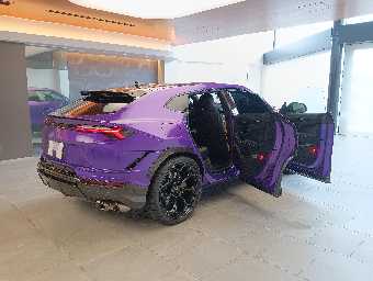 LAMBORGHINI URUS 2024 Image 15