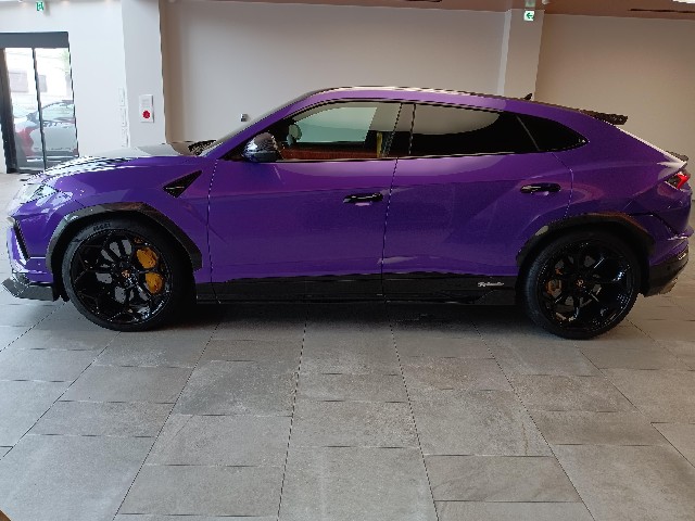 LAMBORGHINI URUS 2024 Image 43