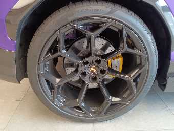 LAMBORGHINI URUS 2024 Image 40