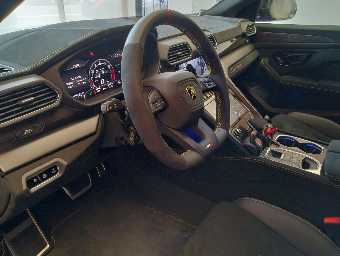 LAMBORGHINI URUS 2024 Image 54