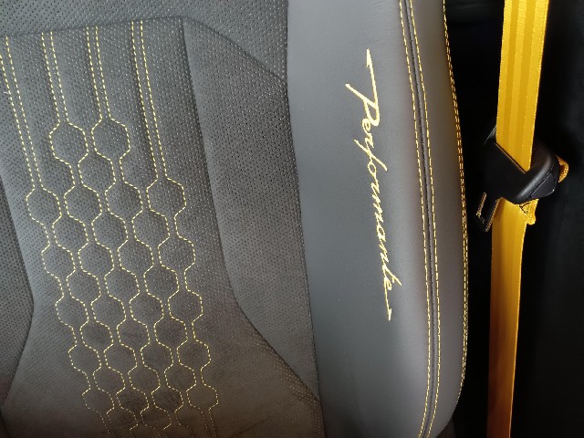 LAMBORGHINI URUS 2024 Image 64