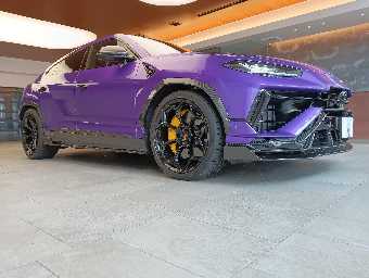 LAMBORGHINI URUS 2024 Image 8
