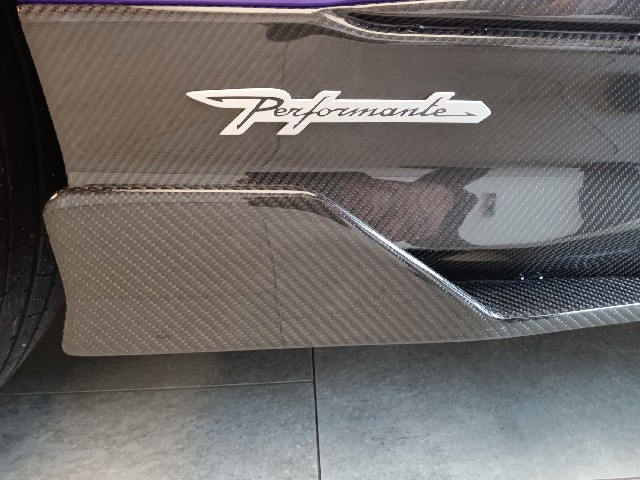 LAMBORGHINI URUS 2024 Image 78