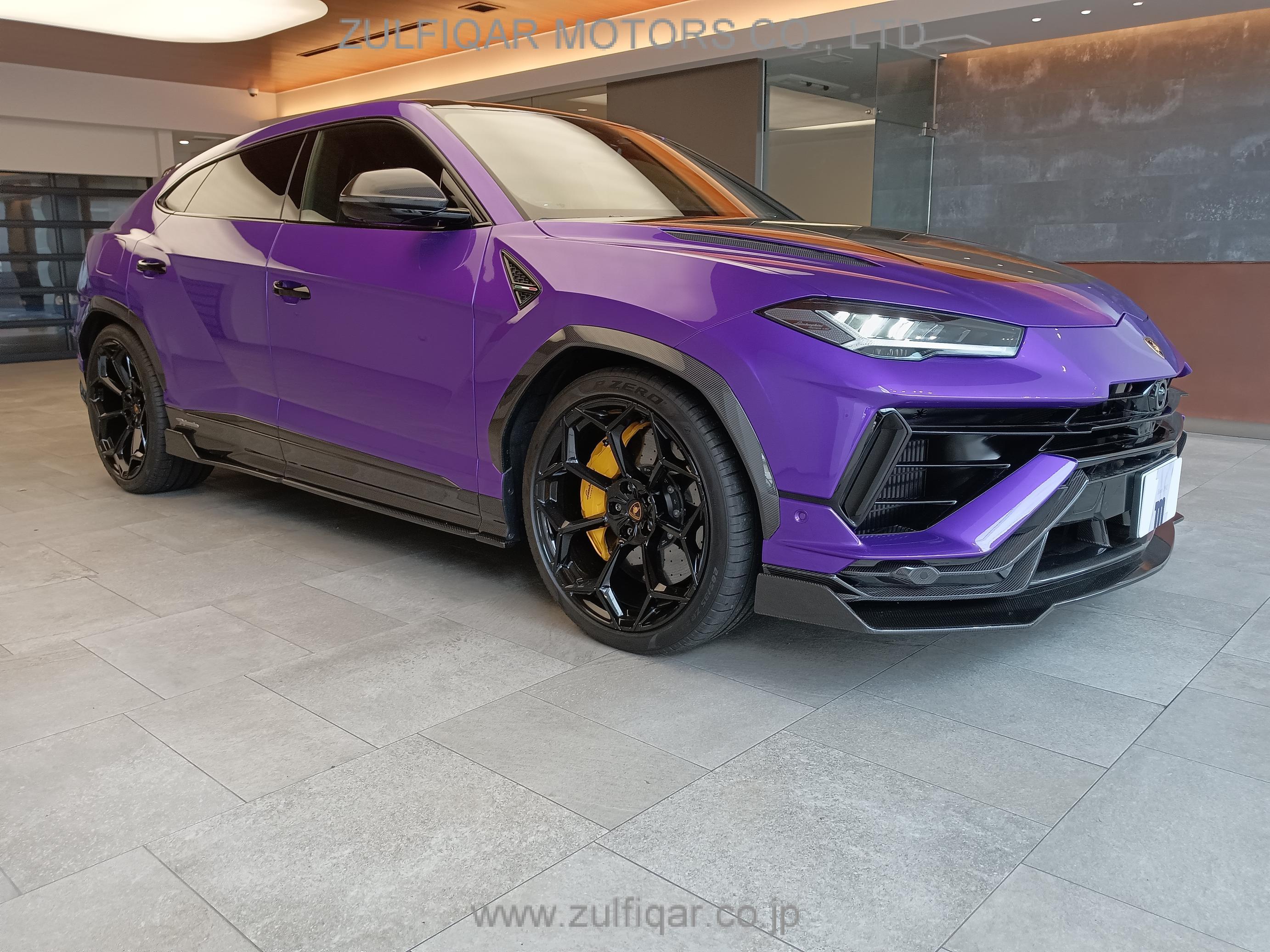 LAMBORGHINI URUS 2024 Image 9