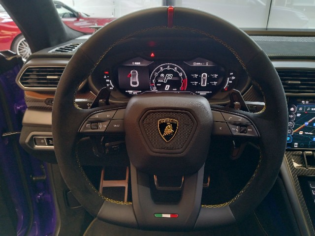 LAMBORGHINI URUS 2024 Image 99