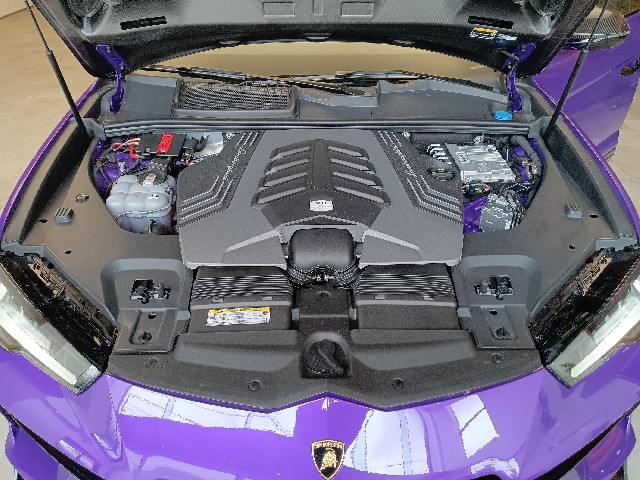 LAMBORGHINI URUS 2024 Image 100