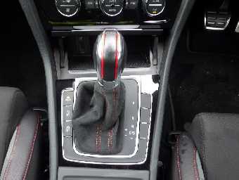 VOLKSWAGEN GOLF GTI 2016 Image 10
