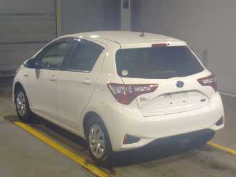 TOYOTA VITZ 2019 Image 4