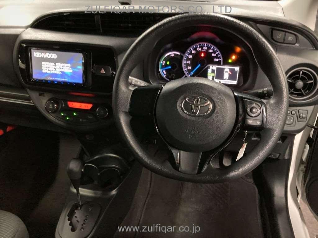 TOYOTA VITZ 2019 Image 6