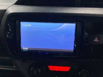 TOYOTA VITZ 2019 Image 8