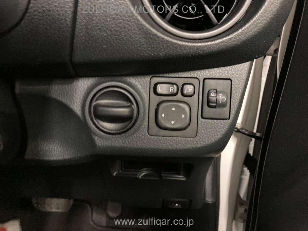 TOYOTA VITZ 2019 Image 9