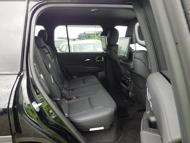 TOYOTA LAND CRUISER 2023 Image 32