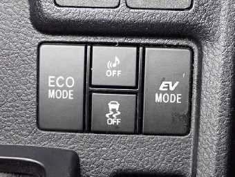 TOYOTA COROLLA AXIO 2018 Image 9