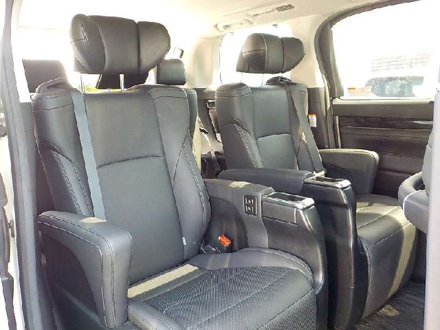 TOYOTA ALPHARD 2020 Image 23