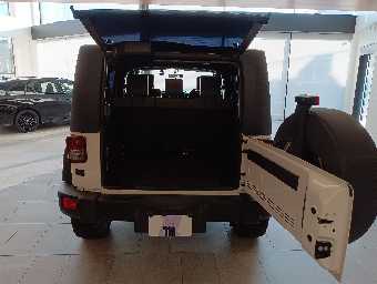 JEEP WRANGLER UNLIMITED 2010 Image 28