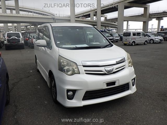 TOYOTA NOAH 2010 Image 12